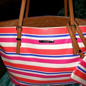 Nineteenth shoulder bag with matching coin bag brand new